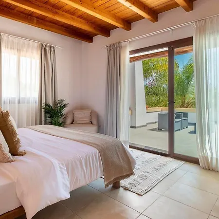 Can Sonrisa - Peaceful And Private With Sea-view And Sport Courts * Santa Eularia des Riu