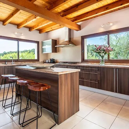 Villa Can Sonrisa - Peaceful And Private With Sea-view And Sport Courts