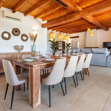 Villa Can Sonrisa - Peaceful And Private With Sea-view And Sport Courts *