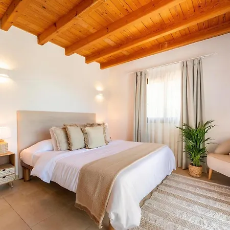 Can Sonrisa - Peaceful And Private With Sea-view And Sport Courts * Santa Eulària des Riu