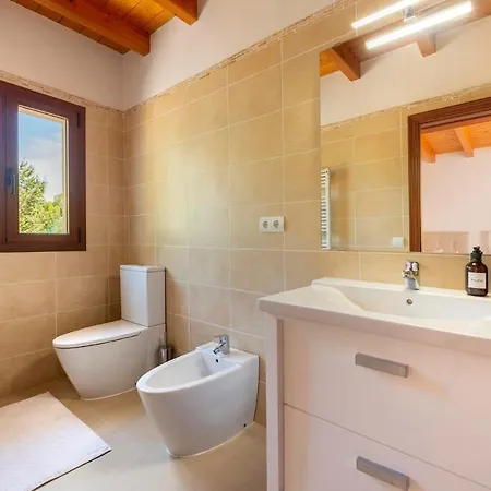 Villa Can Sonrisa - Peaceful And Private With Sea-view And Sport Courts